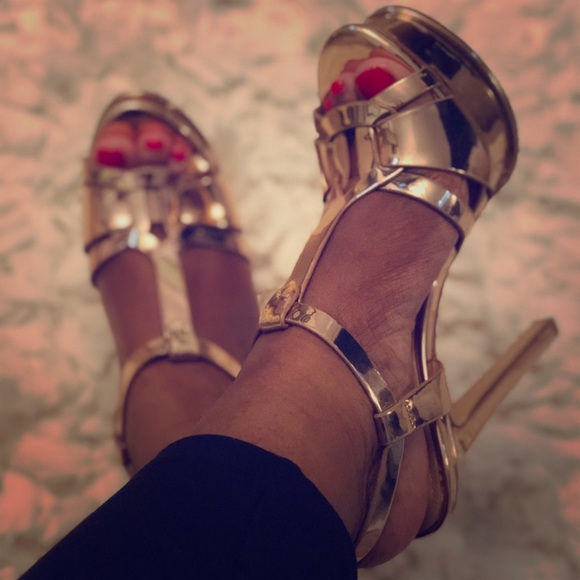 NIB! ALDO Gold Stiletto Sandals - Picture 2 of 7